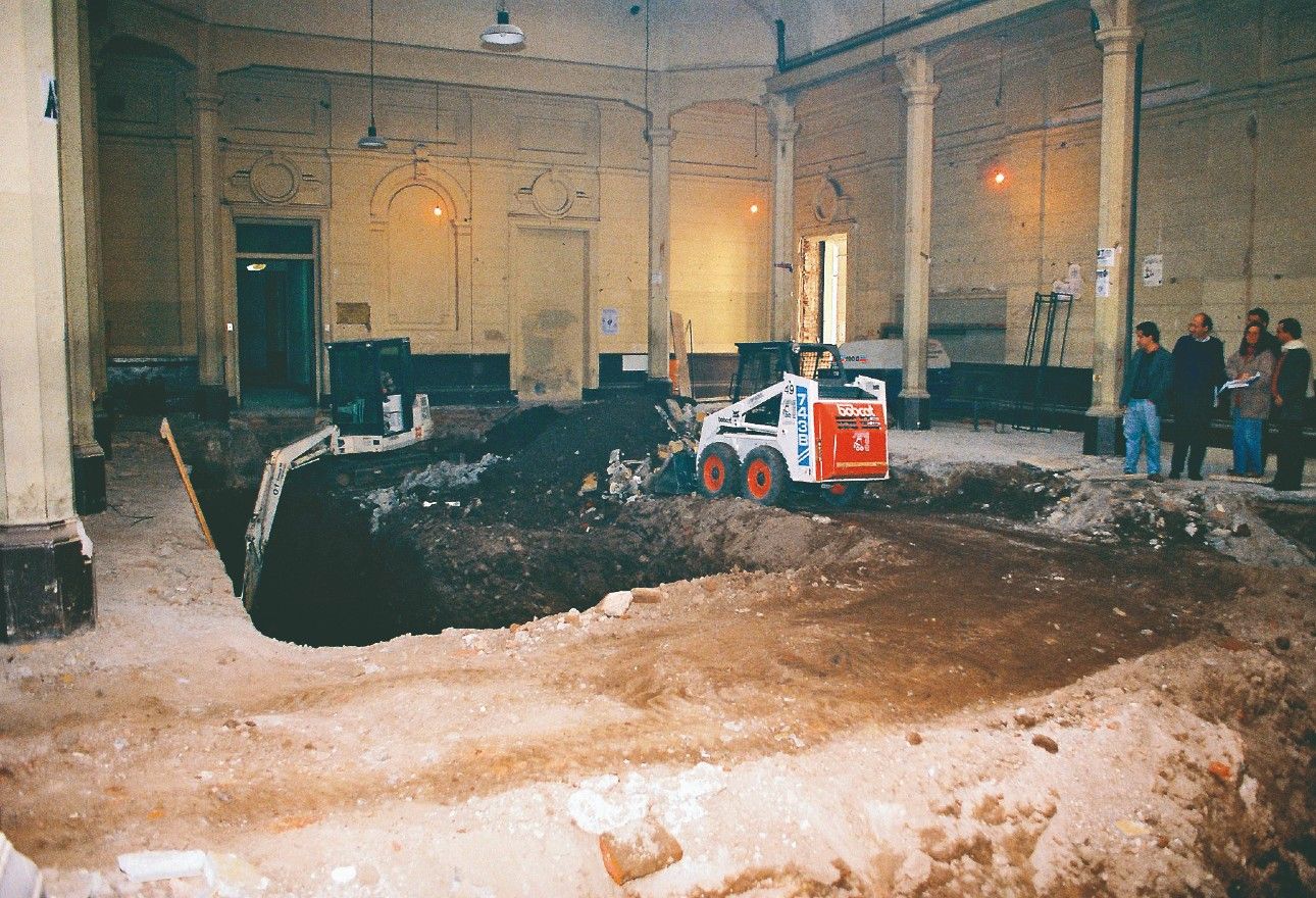 Remodelación del hall sur tras el terremoto de 1985
